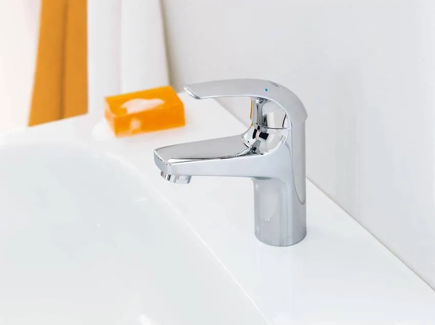 Смеситель для раковины Grohe BauCurve 32848000 изображение